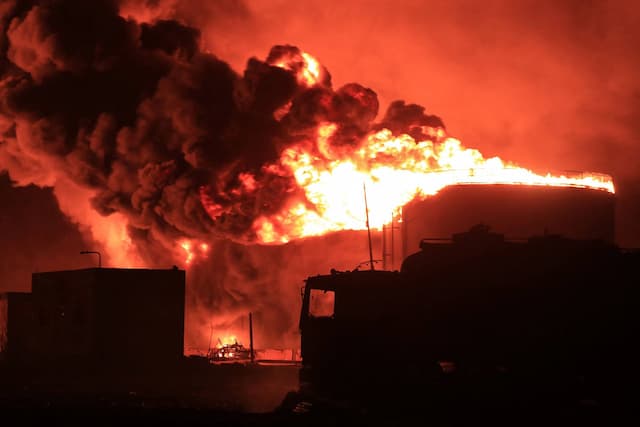 On the Eve of the Port Bombing: Accounts from Witnesses